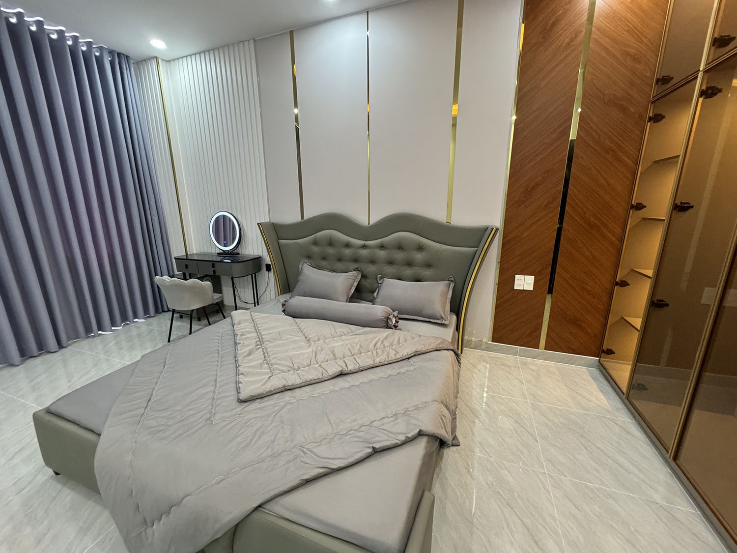 Hẻm xe hơi khu VIP Trường Chinh, Q.Tân Bình, Nhà phố 2 lầu, s.thượng, mới 100% full nội thất c.cấp